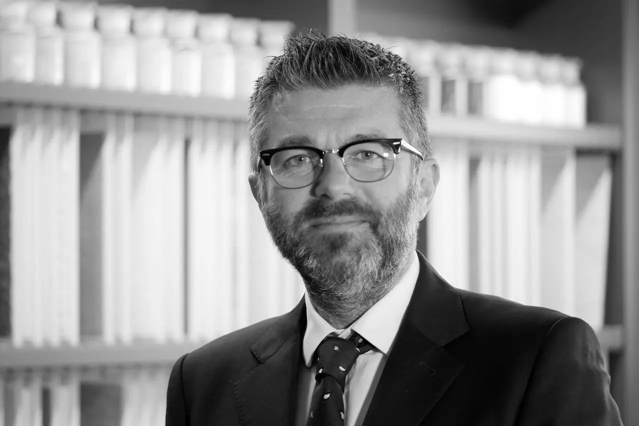 Portretul lui Alessandro Bertolani, care folosește sistemele Sto pentru îmbunătățirea acusticii